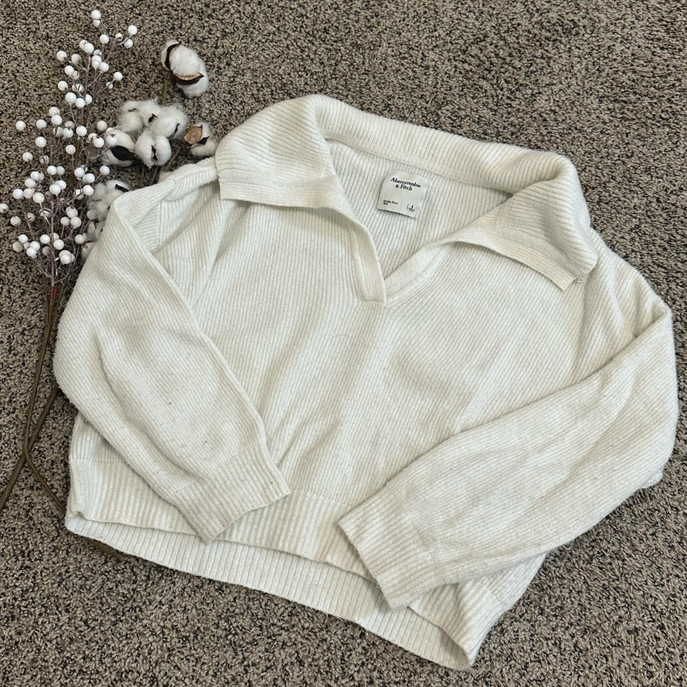 Abercrombie Oversized Collared Neck Sweater 💕